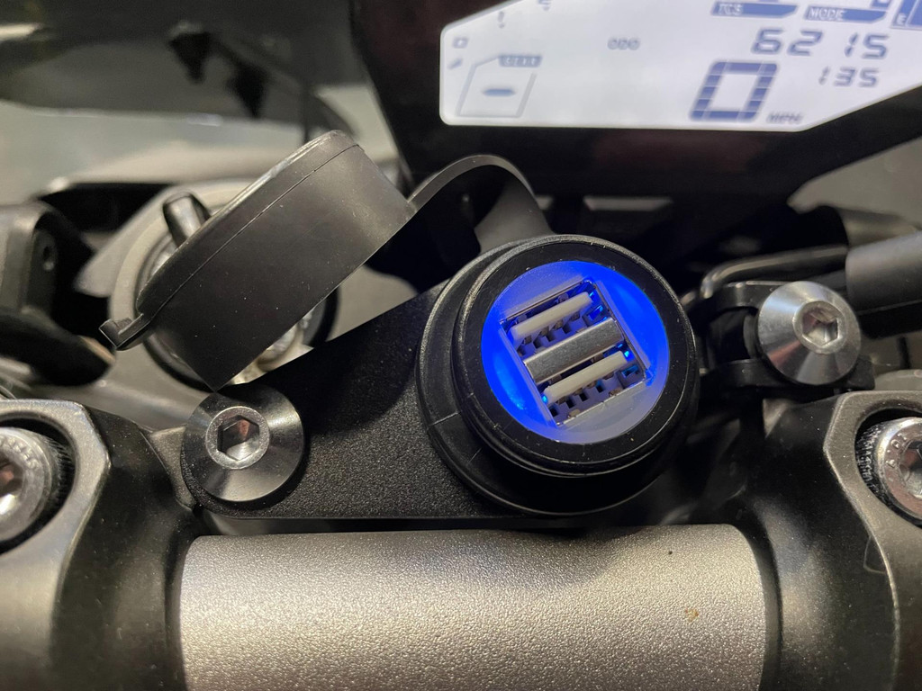 Yamaha Tour MT-09 ABS QUICKSHIFT AKROPOVIC 9