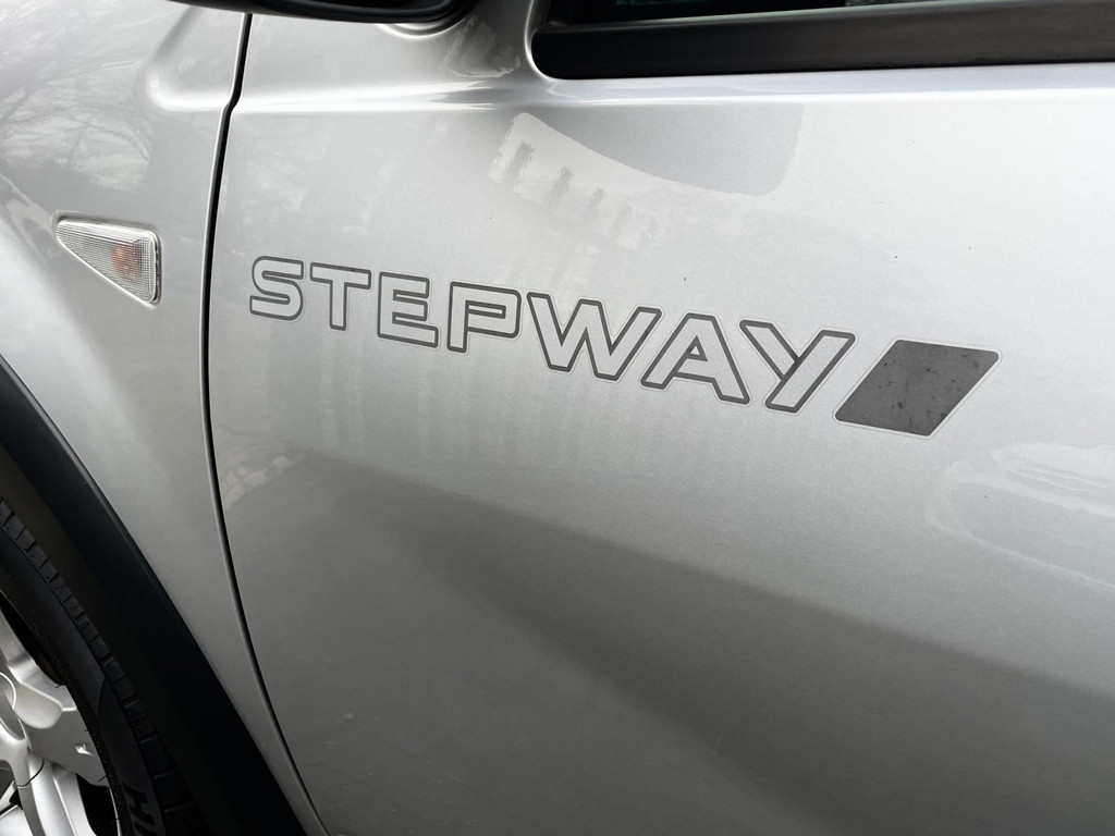 Dacia Sandero 1.6 Stepway AIRCO CARPLAY NAVI ELECT RAMEN AFNEEMBAAR TREKHAAK 16'VELGEN 14