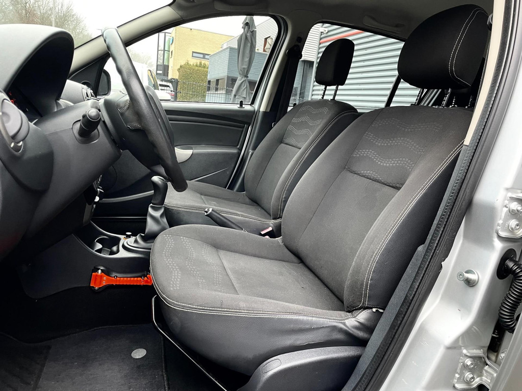 Dacia Sandero 1.6 Stepway AIRCO CARPLAY NAVI ELECT RAMEN AFNEEMBAAR TREKHAAK 16'VELGEN 24