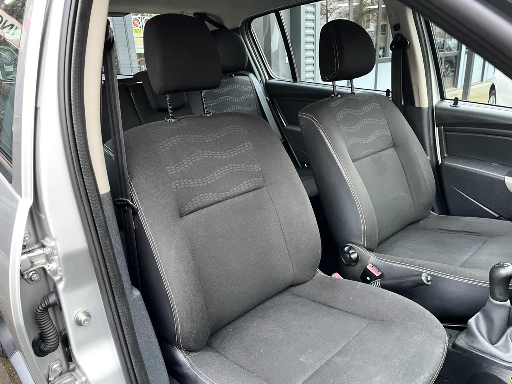 Dacia Sandero 1.6 Stepway AIRCO CARPLAY NAVI ELECT RAMEN AFNEEMBAAR TREKHAAK 16'VELGEN 38