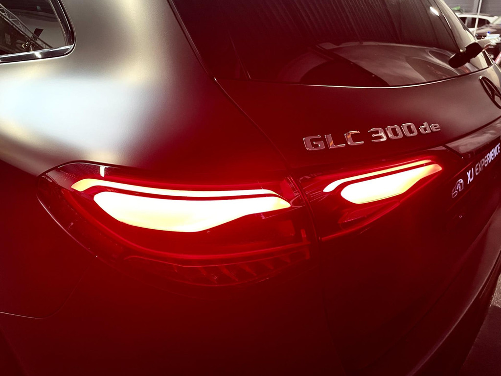 Mercedes-Benz GLC-klasse 300de 4MATIC AMG Line PANODAK HUD 73