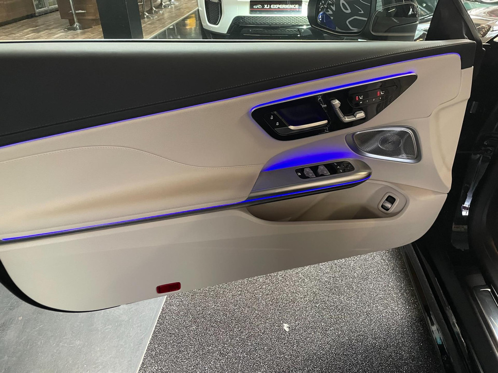 Mercedes-Benz CLE Cabriolet 200 AMG Line HUD NAVI 204PK 42