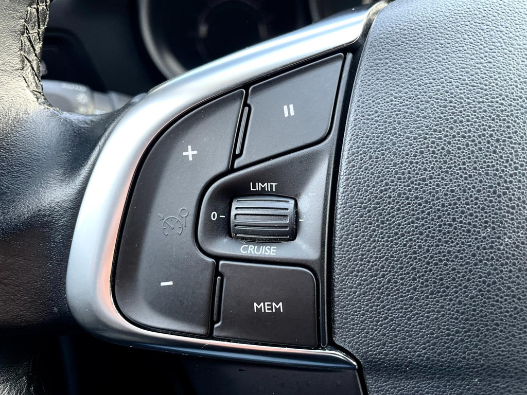 Citroen C4 1.2 PureTech Feel Collection AIRCO NAVI CRUISECTRL 31