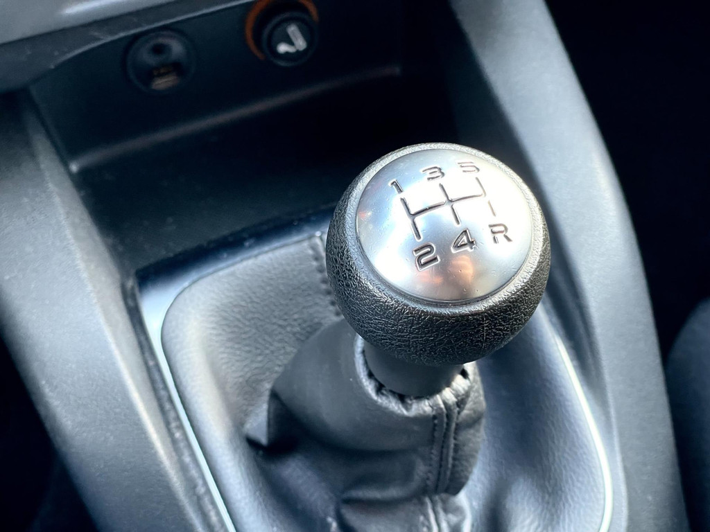 Citroen C4 1.2 PureTech Feel Collection AIRCO NAVI CRUISECTRL 46