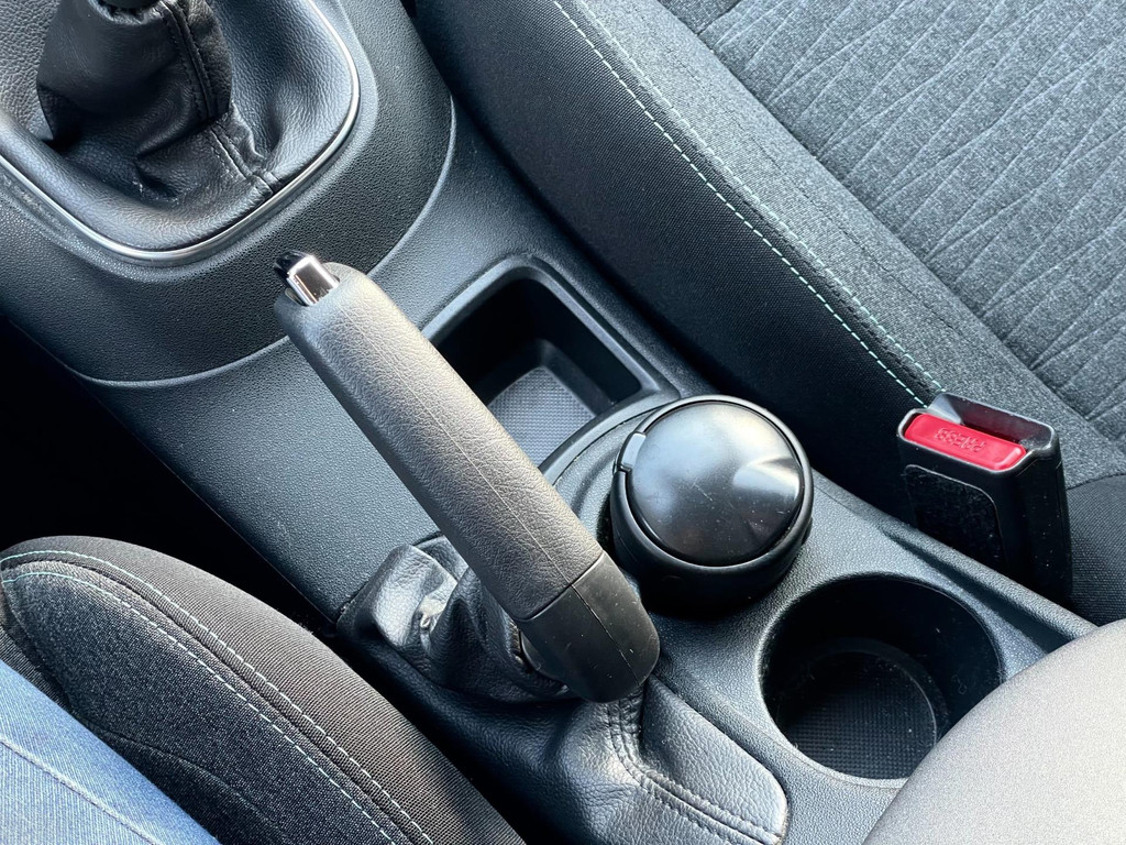 Citroen C4 1.2 PureTech Feel Collection AIRCO NAVI CRUISECTRL 47