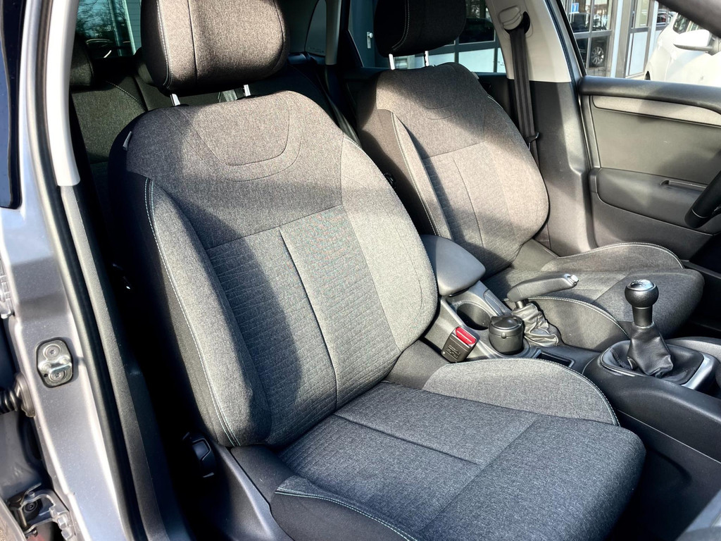 Citroen C4 1.2 PureTech Feel Collection AIRCO NAVI CRUISECTRL 51