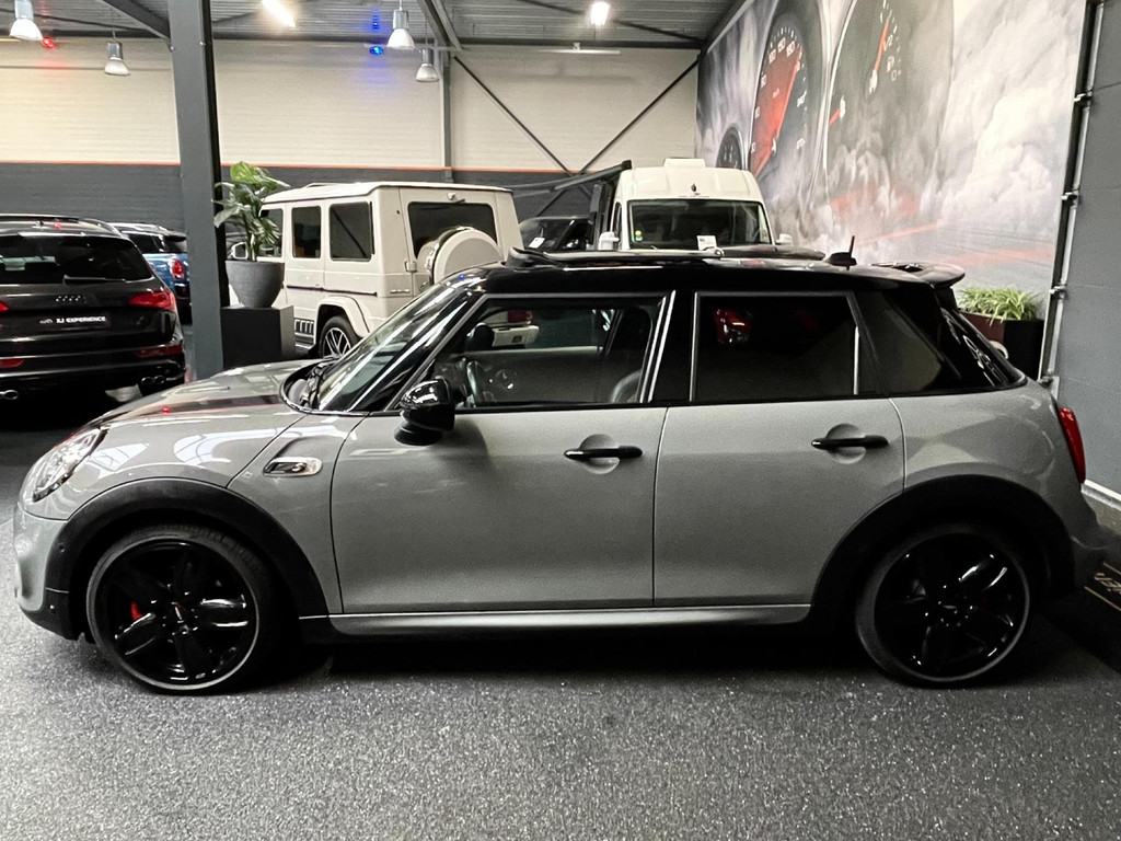 Mini Cooper S 2.0 JCW F1 H&K NAVIGATIE CARPLAY PANORAMADAK LEER CAMERA UNION JACK 3