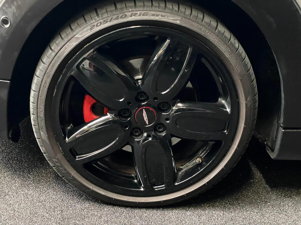 Mini Cooper S 2.0 JCW F1 H&K NAVIGATIE CARPLAY PANORAMADAK LEER CAMERA UNION JACK 32