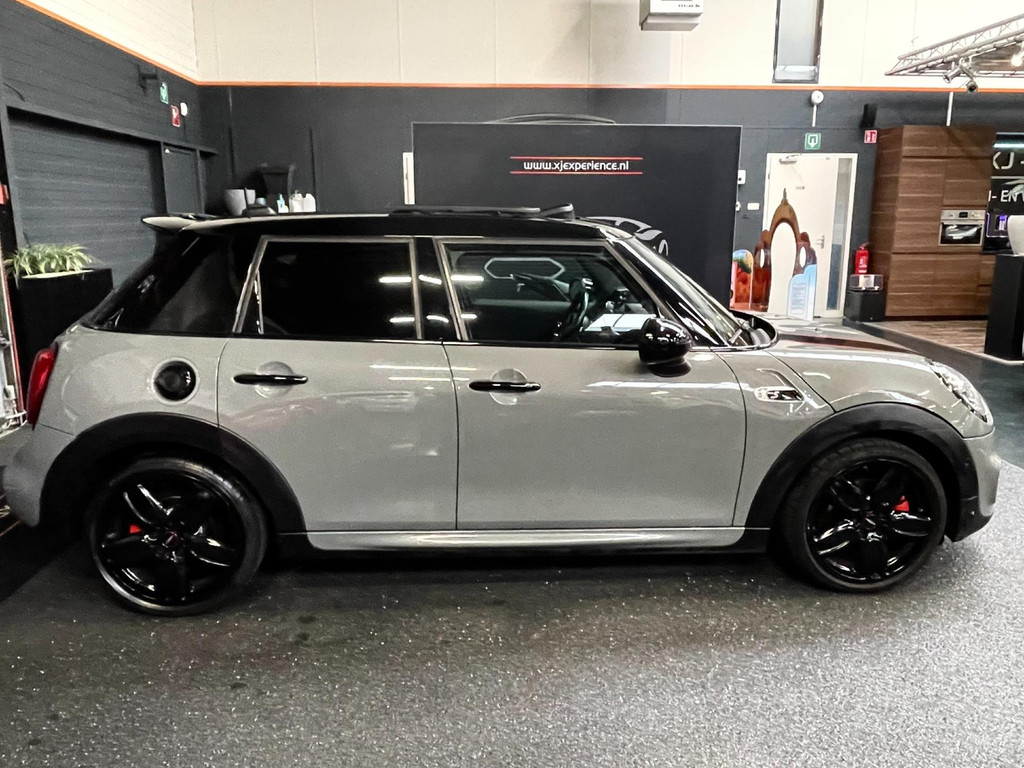 Mini Cooper S 2.0 JCW F1 H&K NAVIGATIE CARPLAY PANORAMADAK LEER CAMERA UNION JACK 5