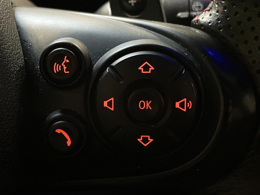 Mini Cooper S 2.0 JCW F1 H&K NAVIGATIE CARPLAY PANORAMADAK LEER CAMERA UNION JACK 50