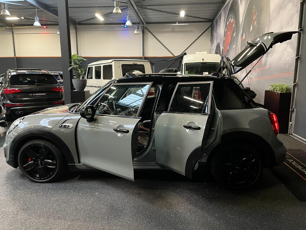 Mini Cooper S 2.0 JCW F1 H&K NAVIGATIE CARPLAY PANORAMADAK LEER CAMERA UNION JACK 6