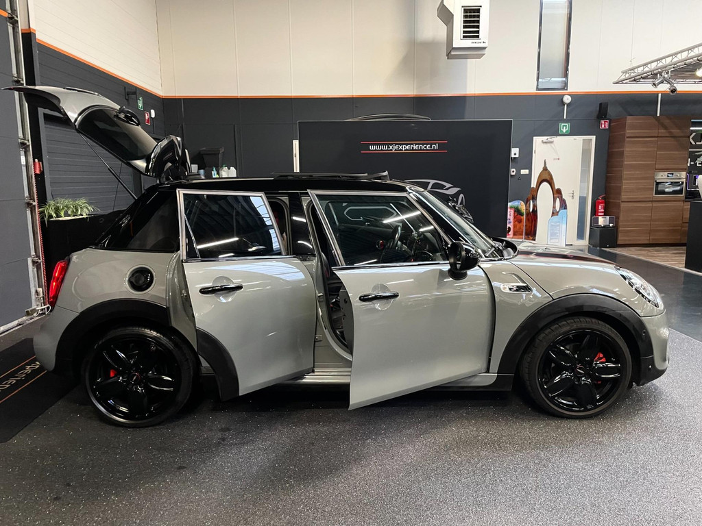 Mini Cooper S 2.0 JCW F1 H&K NAVIGATIE CARPLAY PANORAMADAK LEER CAMERA UNION JACK 8