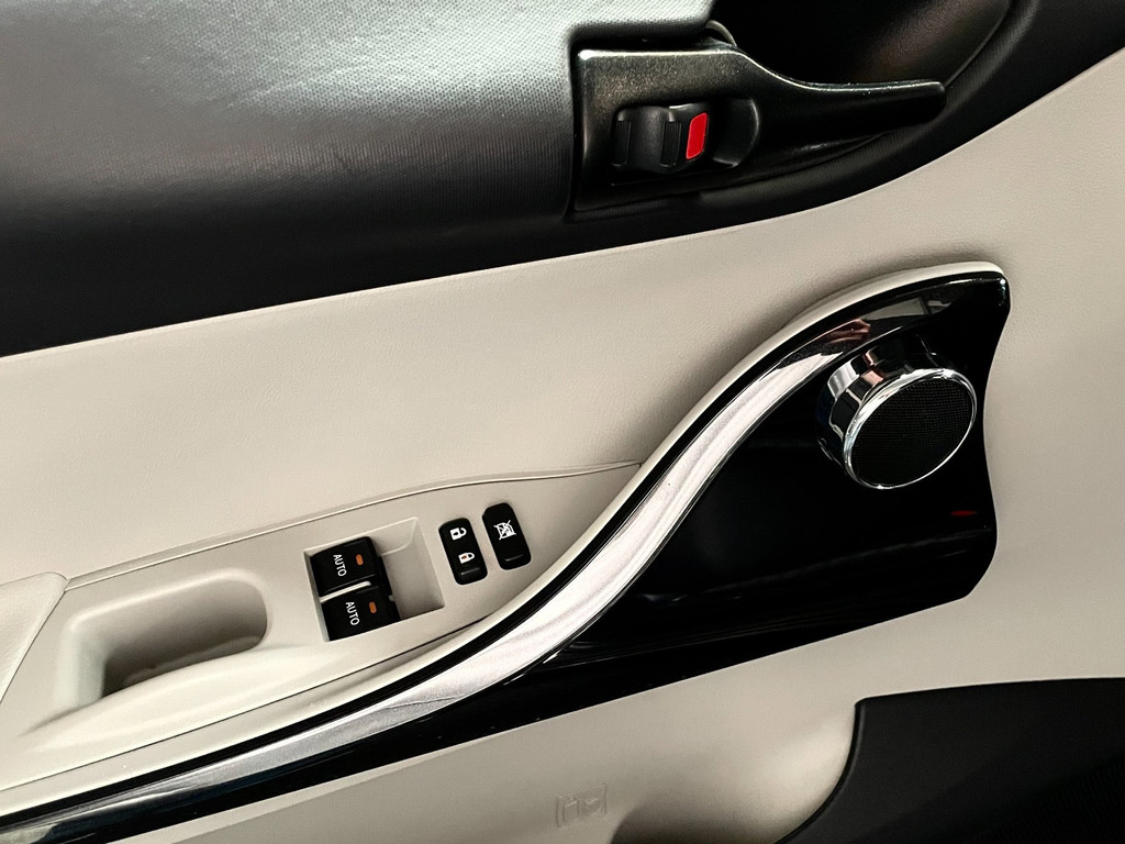 Toyota IQ 1.0 VVTi Comfort AUTOMAAT AIRCO ECC LMV 70 PK 21