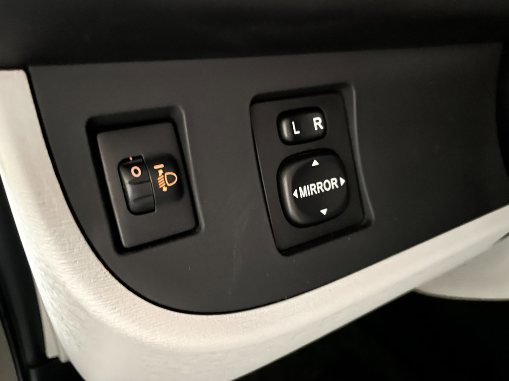 Toyota IQ 1.0 VVTi Comfort AUTOMAAT AIRCO ECC LMV 70 PK 25