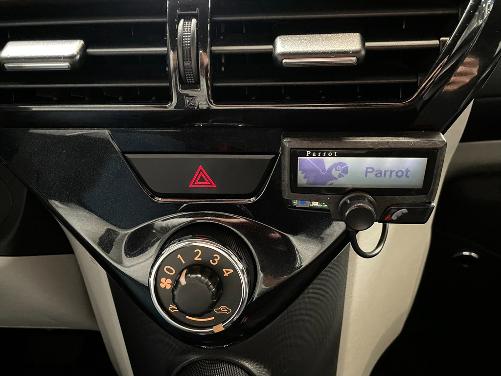 Toyota IQ 1.0 VVTi Comfort AUTOMAAT AIRCO ECC LMV 70 PK 35