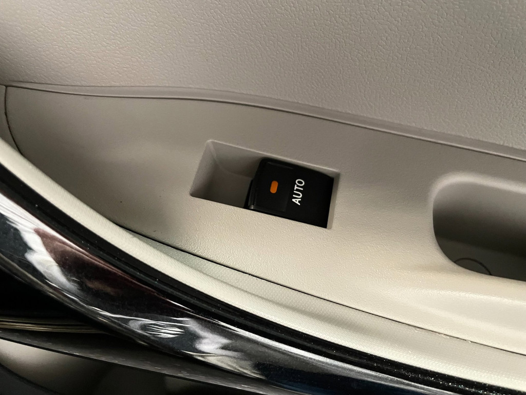 Toyota IQ 1.0 VVTi Comfort AUTOMAAT AIRCO ECC LMV 70 PK 40