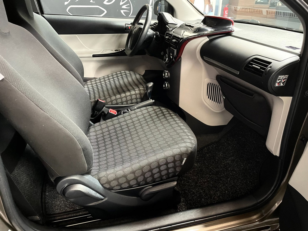 Toyota IQ 1.0 VVTi Comfort AUTOMAAT AIRCO ECC LMV 70 PK 41