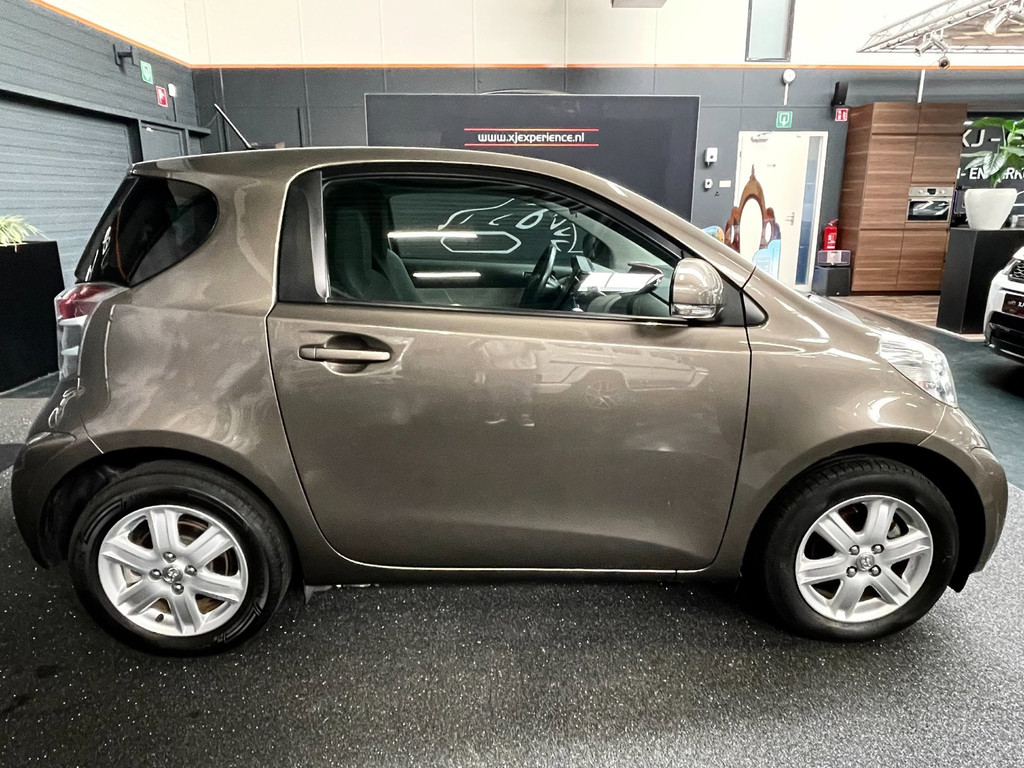 Toyota IQ 1.0 VVTi Comfort AUTOMAAT AIRCO ECC LMV 70 PK 9