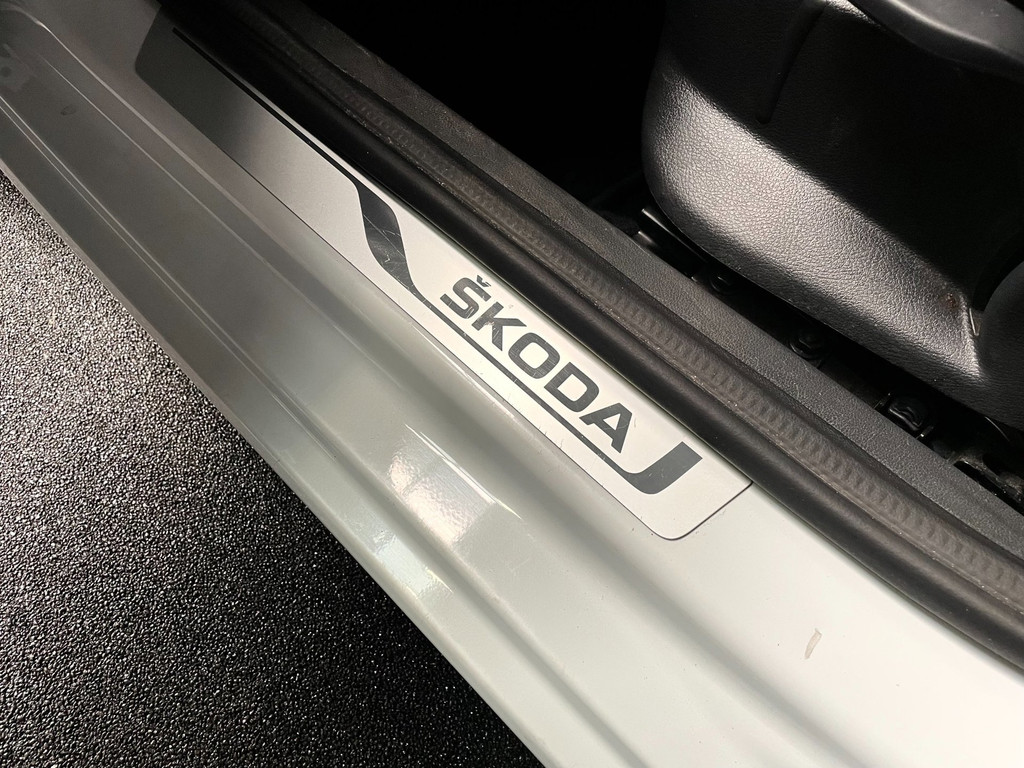 Skoda Fabia Combi 1.0 TSI Clever AIRCO NAVI CARPLAY CRUISE NAP STOELVERWARMING 29