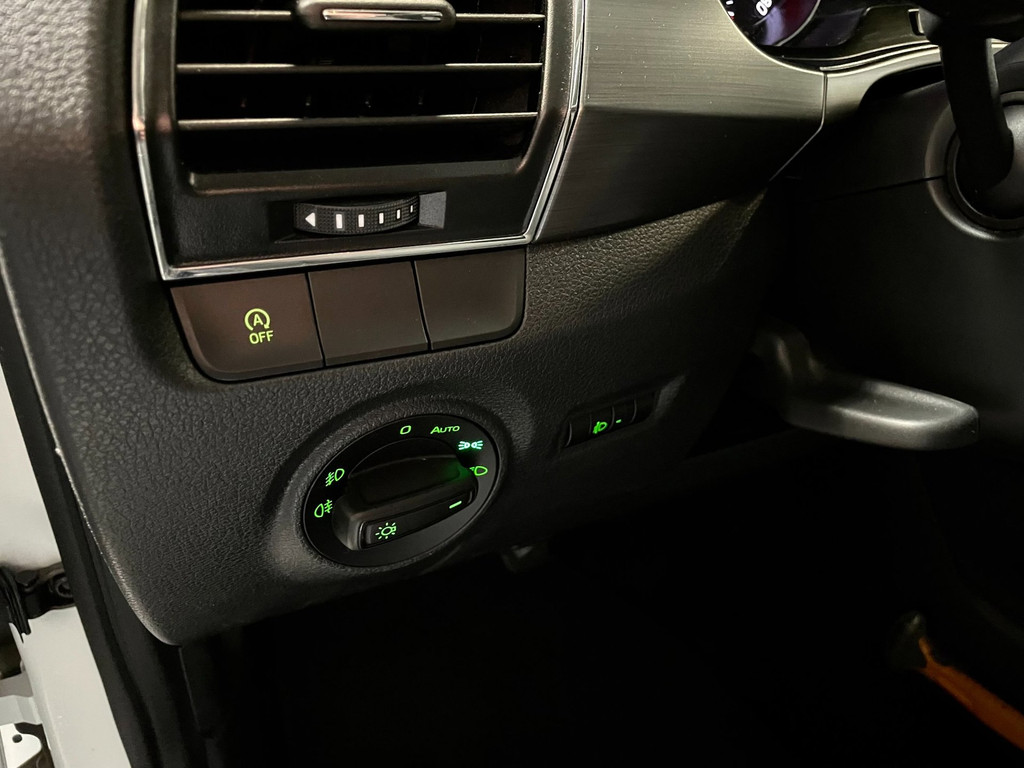 Skoda Fabia Combi 1.0 TSI Clever AIRCO NAVI CARPLAY CRUISE NAP STOELVERWARMING 31