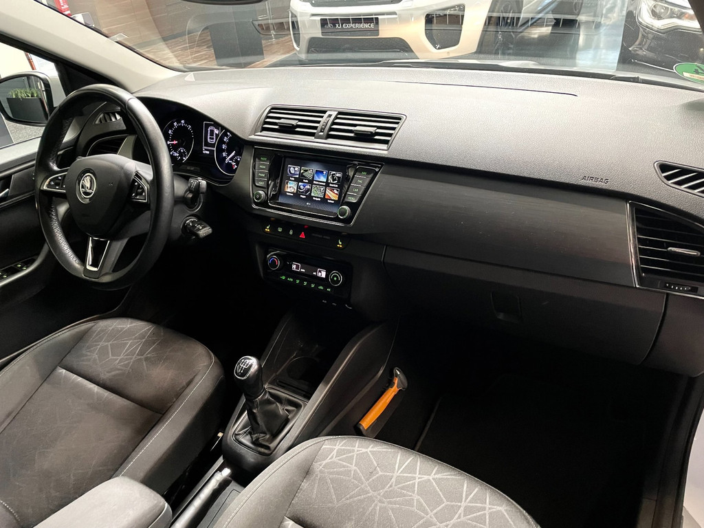 Skoda Fabia Combi 1.0 TSI Clever AIRCO NAVI CARPLAY CRUISE NAP STOELVERWARMING 57