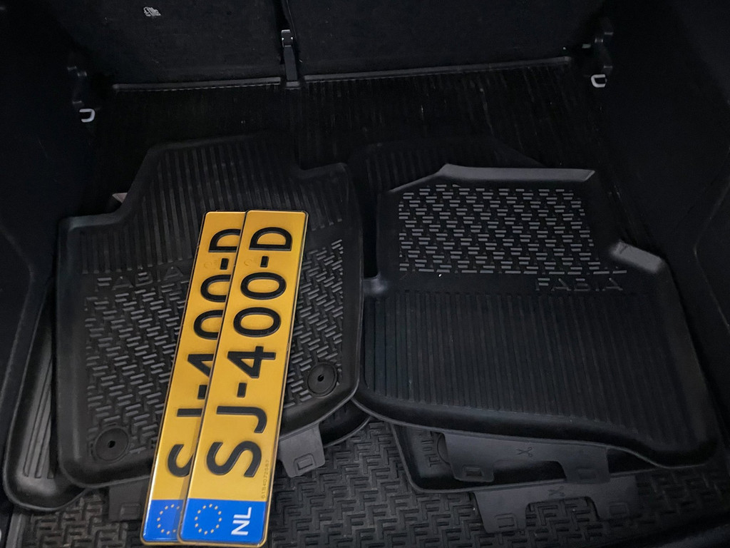 Skoda Fabia Combi 1.0 TSI Clever AIRCO NAVI CARPLAY CRUISE NAP STOELVERWARMING 59