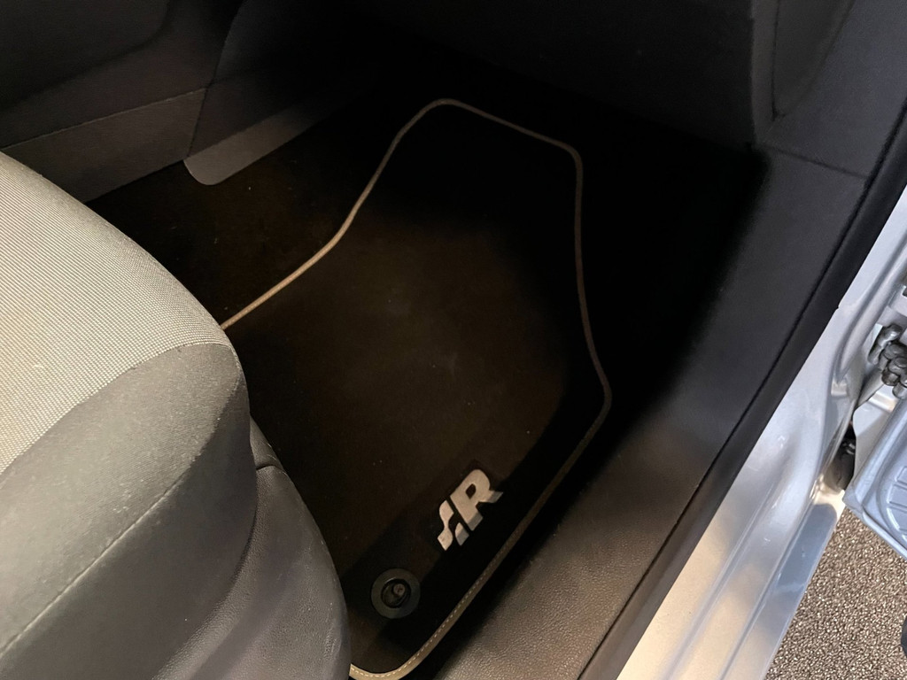 Volkswagen Caddy 2.0 TDI L1H1 180 PK Highline NAVI CARPLAY MAXTON DESIGN 18