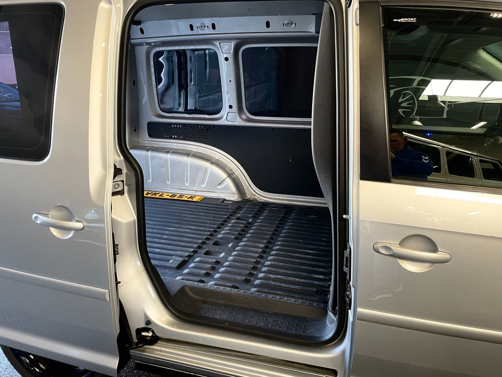 Volkswagen Caddy 2.0 TDI L1H1 180 PK Highline NAVI CARPLAY MAXTON DESIGN 18