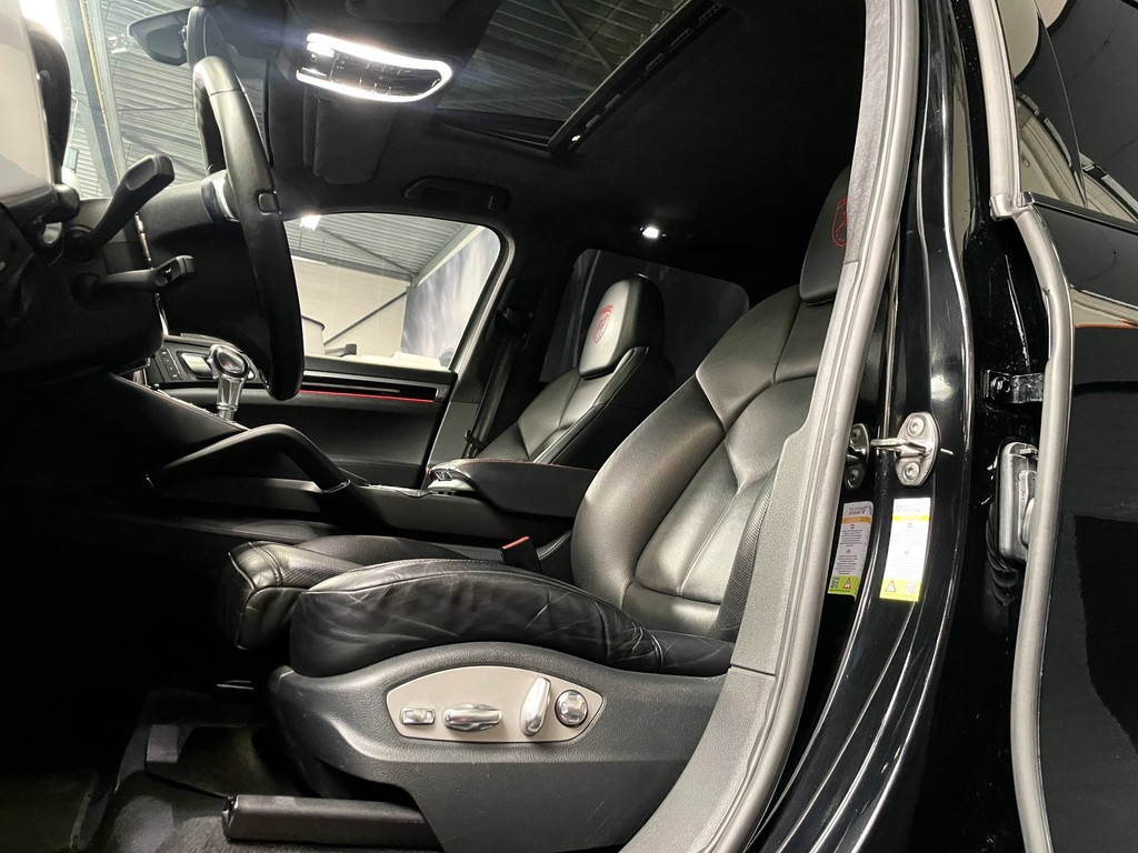 Porsche Cayenne 4.8 Turbo HAMANN Fi UITLAAT GLASDAK CARBON 22