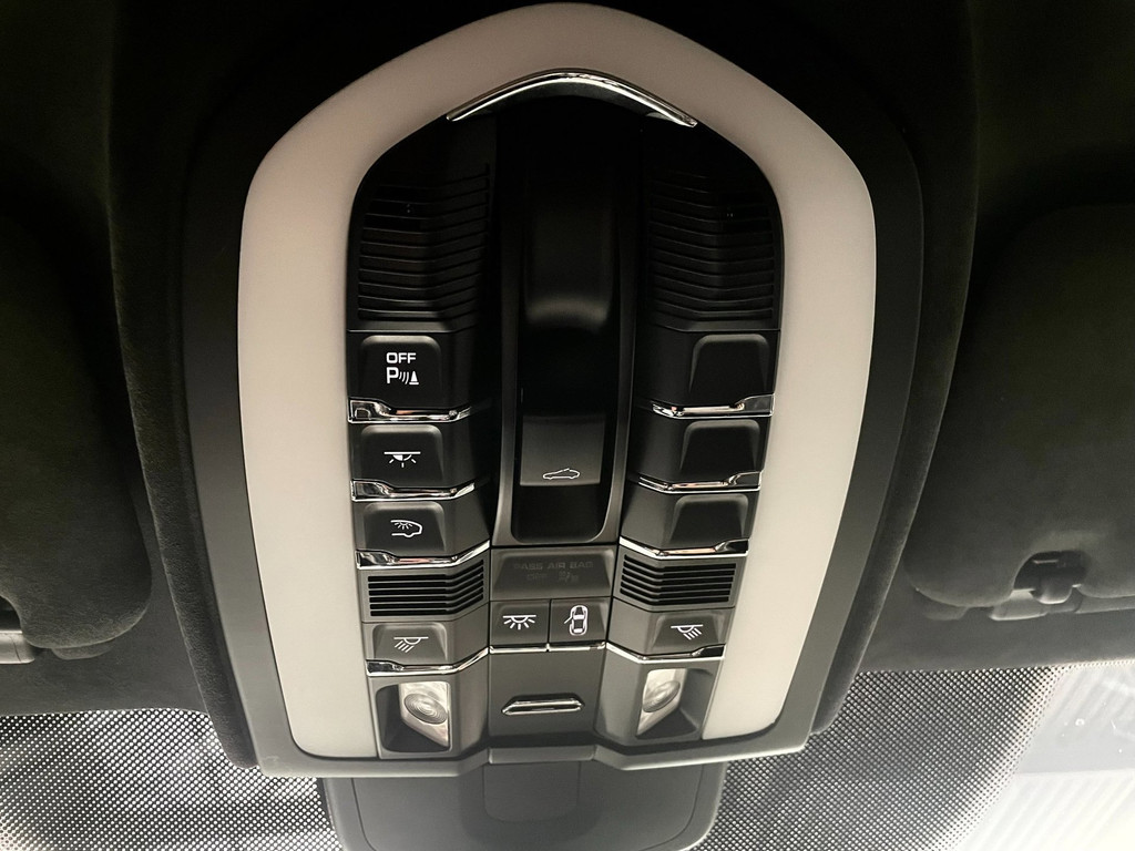 Porsche Cayenne 4.8 Turbo HAMANN Fi UITLAAT GLASDAK CARBON 22
