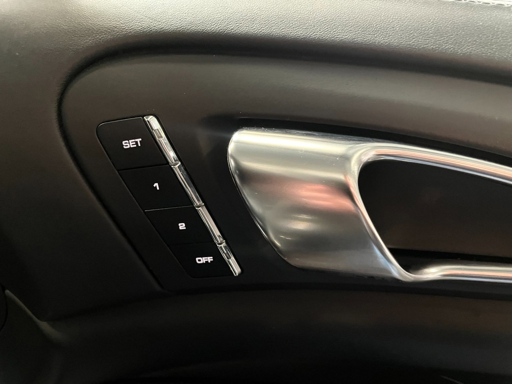 Porsche Cayenne 4.8 Turbo HAMANN Fi UITLAAT GLASDAK CARBON 22