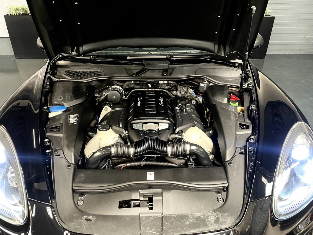 Porsche Cayenne 4.8 Turbo HAMANN Fi UITLAAT GLASDAK CARBON 22