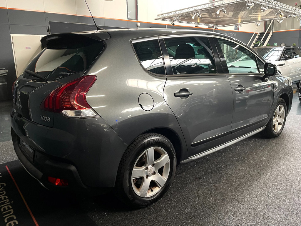 Peugeot 3008 2.0 HDi HYbrid4 Blue Lease 12
