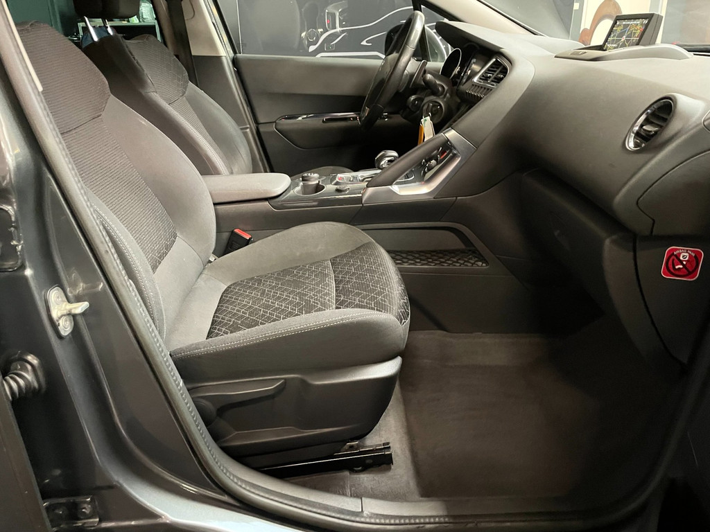 Peugeot 3008 2.0 HDi HYbrid4 Blue Lease 58