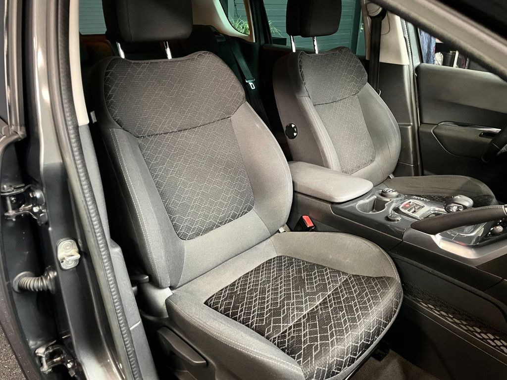 Peugeot 3008 2.0 HDi HYbrid4 Blue Lease 59