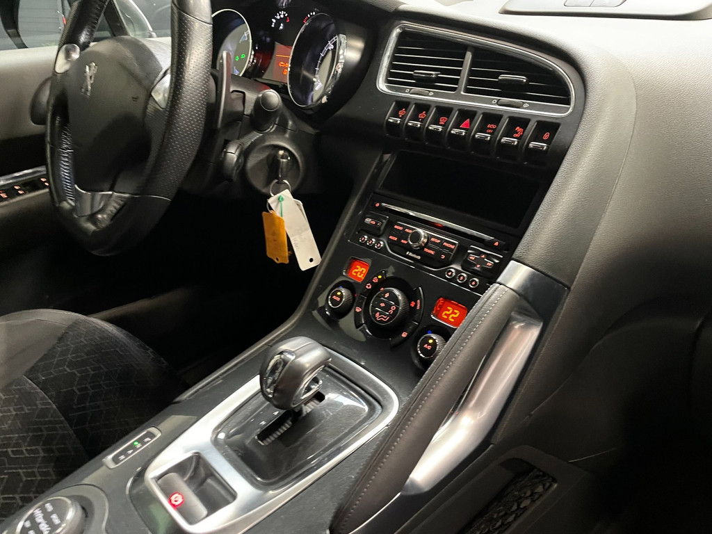 Peugeot 3008 2.0 HDi HYbrid4 Blue Lease 61