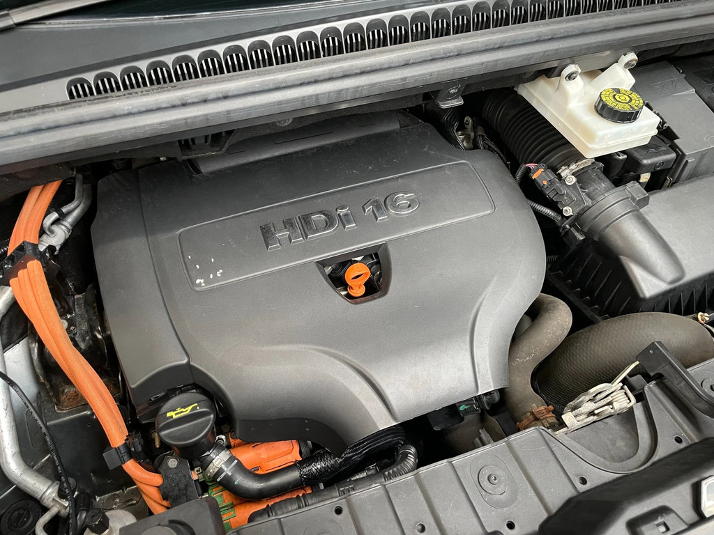 Peugeot 3008 2.0 HDi HYbrid4 Blue Lease 7