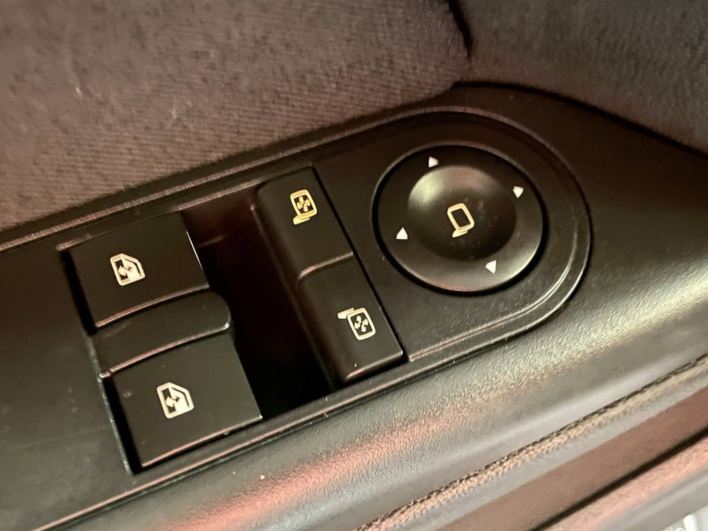 Opel Astra Wagon 1.6 Temptation AIRCO NAVI CRUISECTRL 29