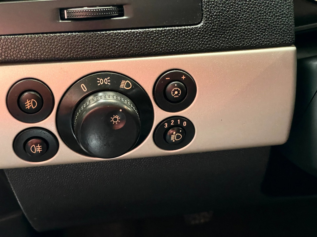 Opel Astra Wagon 1.6 Temptation AIRCO NAVI CRUISECTRL 32