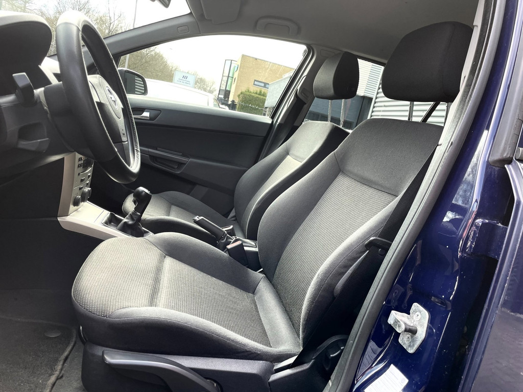 Opel Astra 1.4 Essentia 14