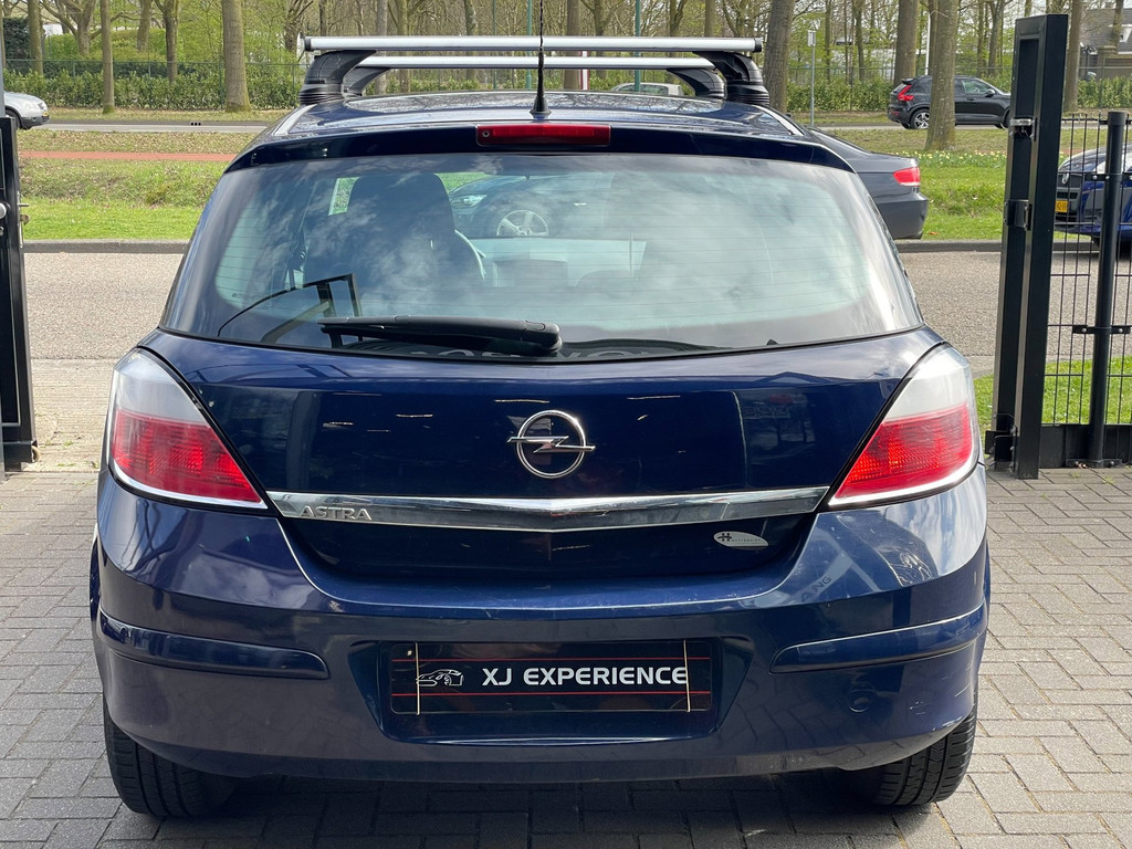 Opel Astra 1.4 Essentia 4