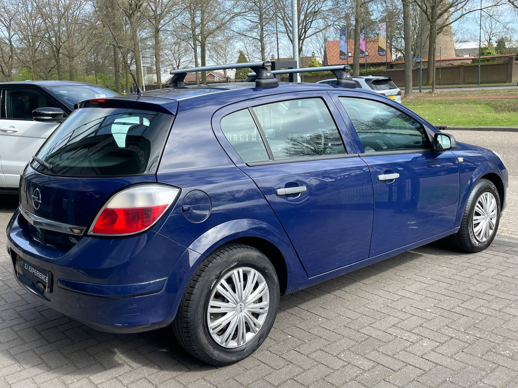 Opel Astra 1.4 Essentia 5