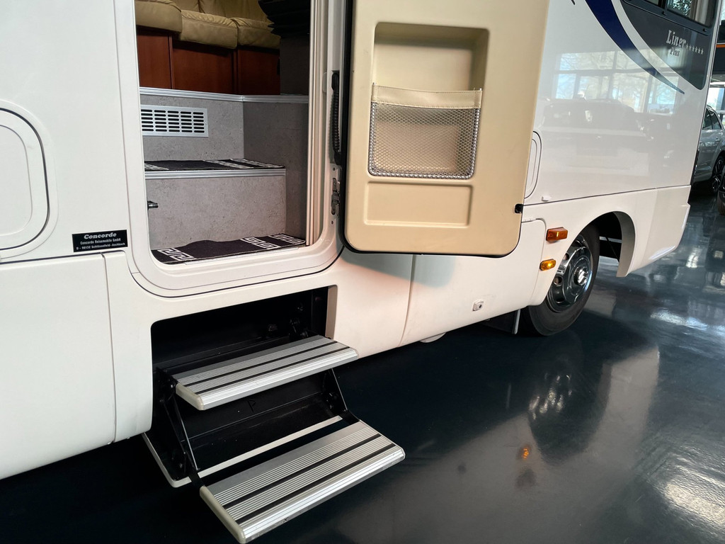 Concorde Liner 990 MAN AUTOMAAT QUEENSBED 2 X AIRCO 25