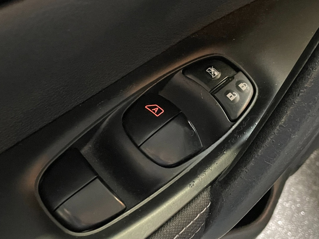 Nissan Qashqai 1.2 Connect Edition NAVI AIRCO NW DISTRUBUTIE 26