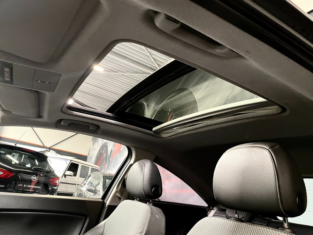 Opel Corsa 1.4-16V '111' Edition OPC LINE PANODAK AIRCO 29