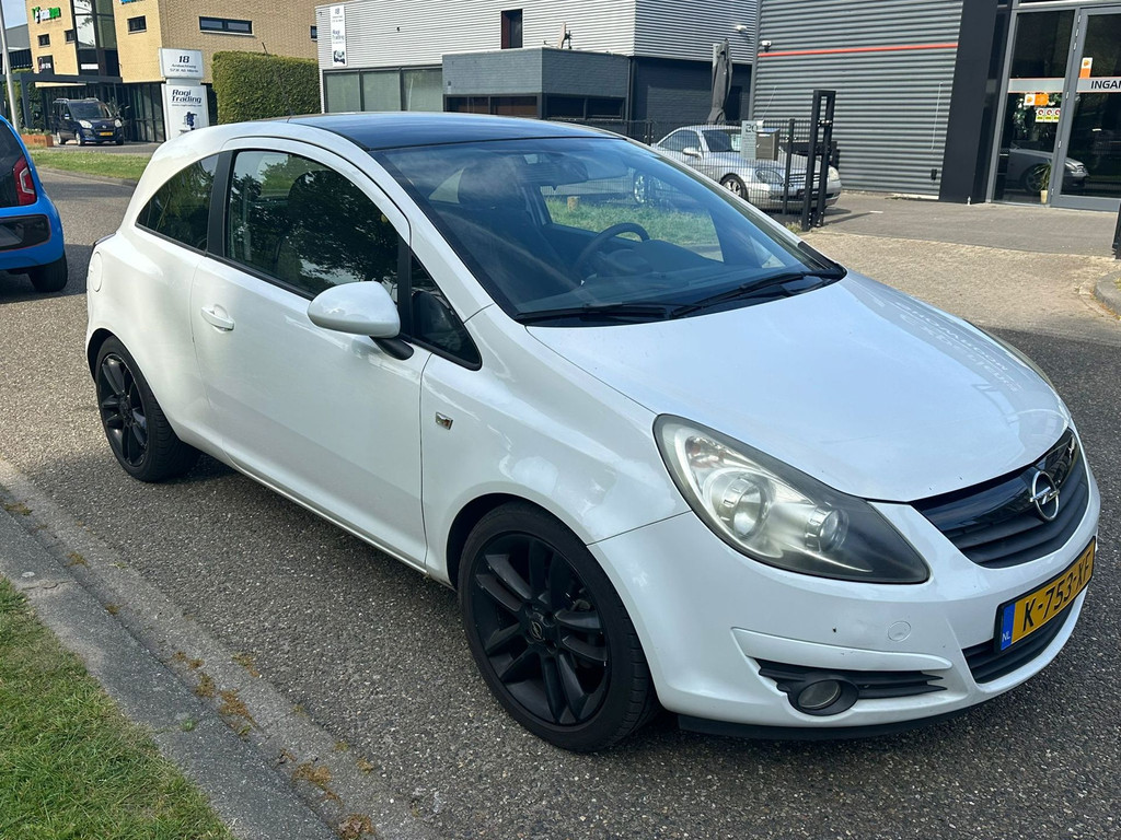 Opel Corsa 1.2-16V Color Edition AIRCO 1