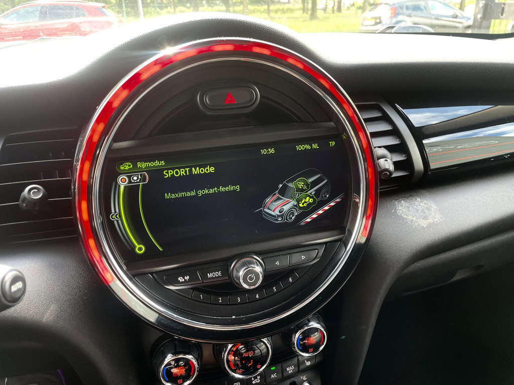 Mini Mini 2.0 Cooper S 192PK LEER / HUD / NAVI / UNION-JACK / JCW / STOELVERW 50