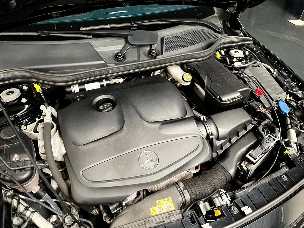Mercedes-Benz GLA-klasse 250 FACE-LIFT AMG PANO NAVI AIRCO 250 PK 32