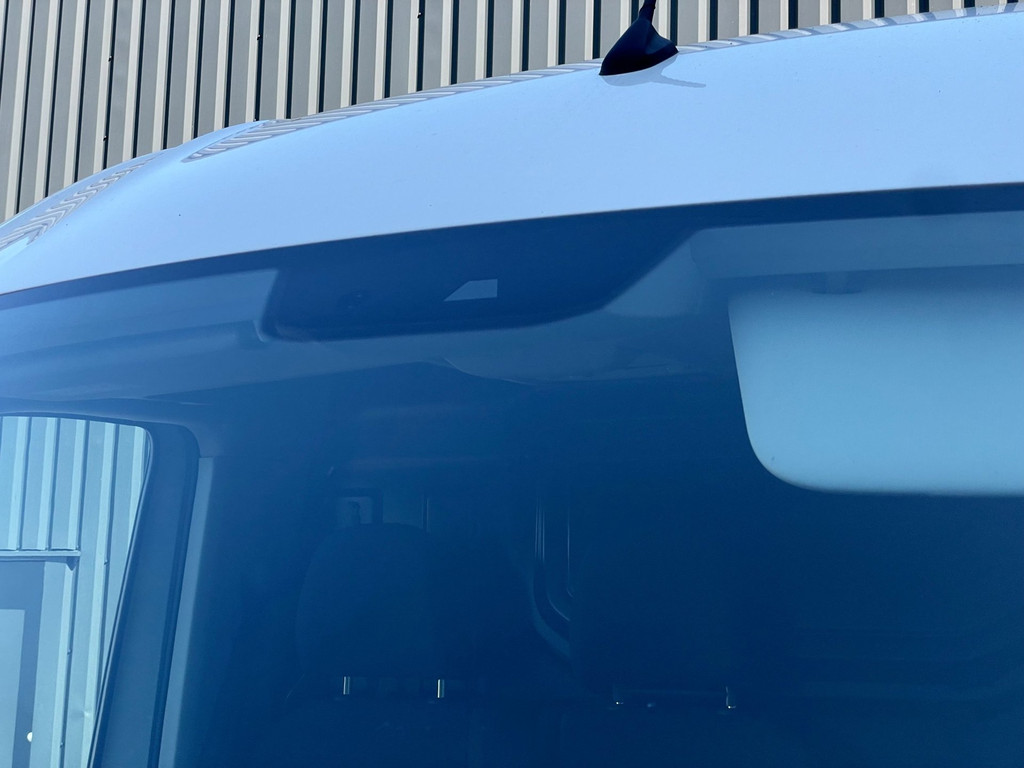 Volkswagen Crafter 35 2.0 TDI L4H3 NAVI AIRCO 140 PK AUTOMAAT CARPLAY 21