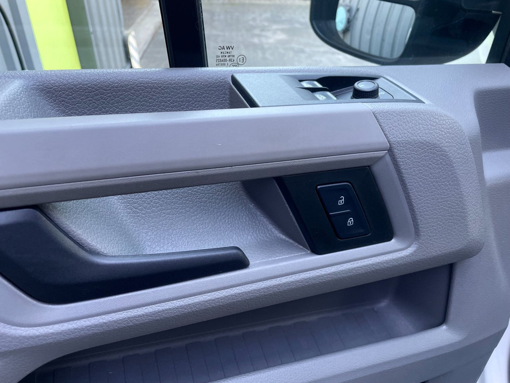 Volkswagen Crafter 35 2.0 TDI L4H3 NAVI AIRCO 140 PK AUTOMAAT CARPLAY 27